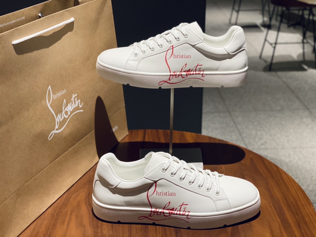Christian Louboutin Low Top Sneakers 2 - vstockx