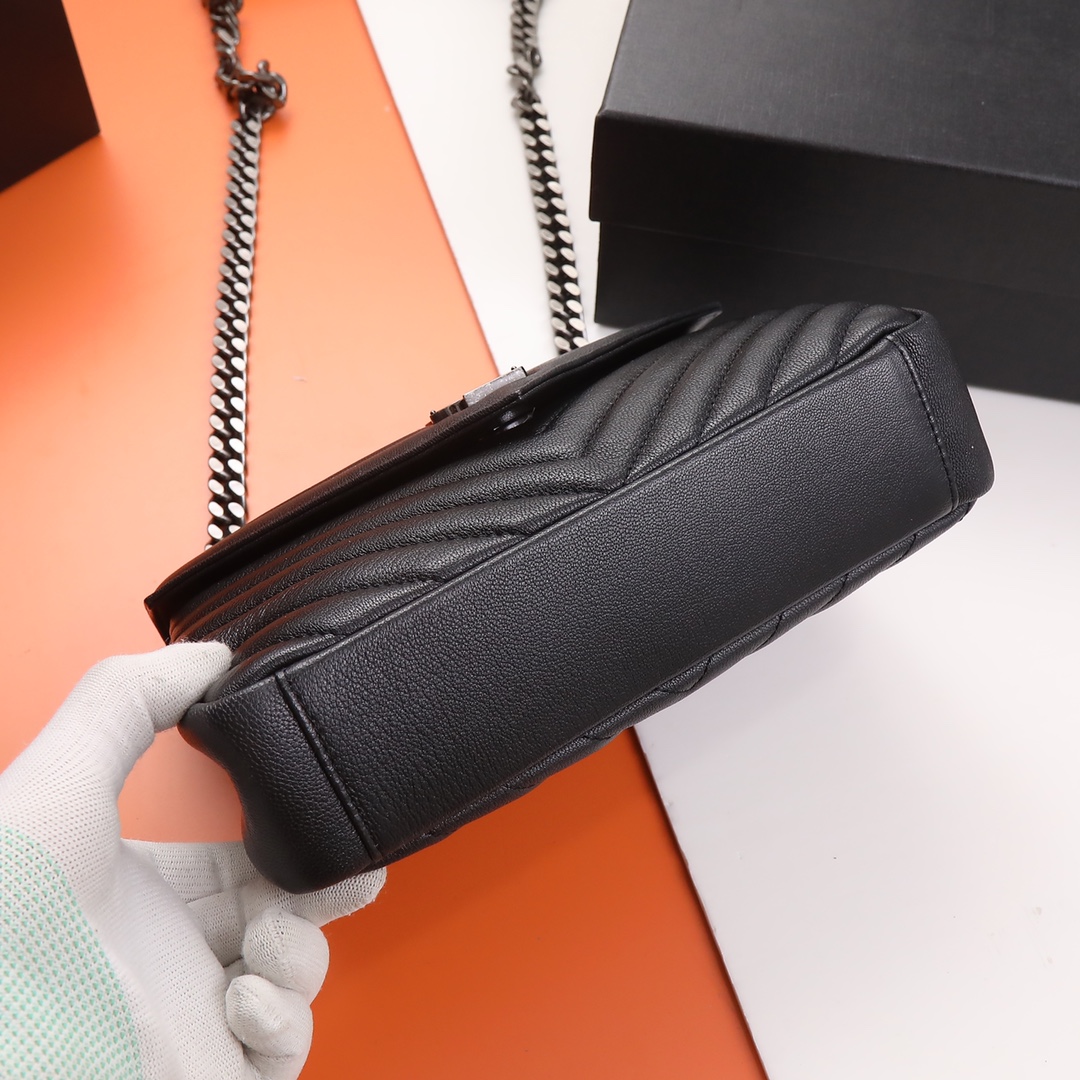 Handbags SAINT LAURENT 392737 size 24x17x6 cm - vstockx