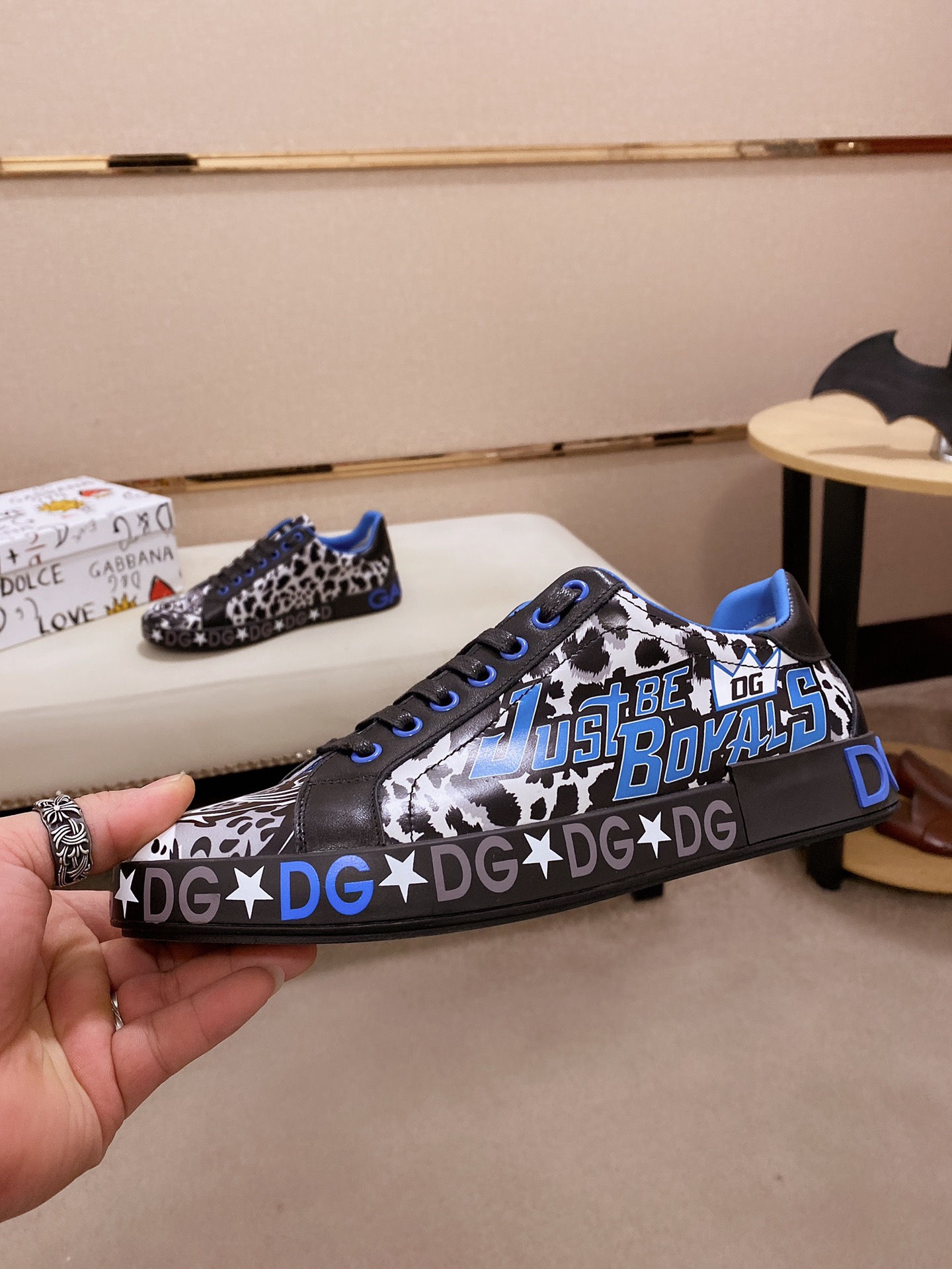 Dolce & Gabbana Low Tops Sneakers 133 - vstockx