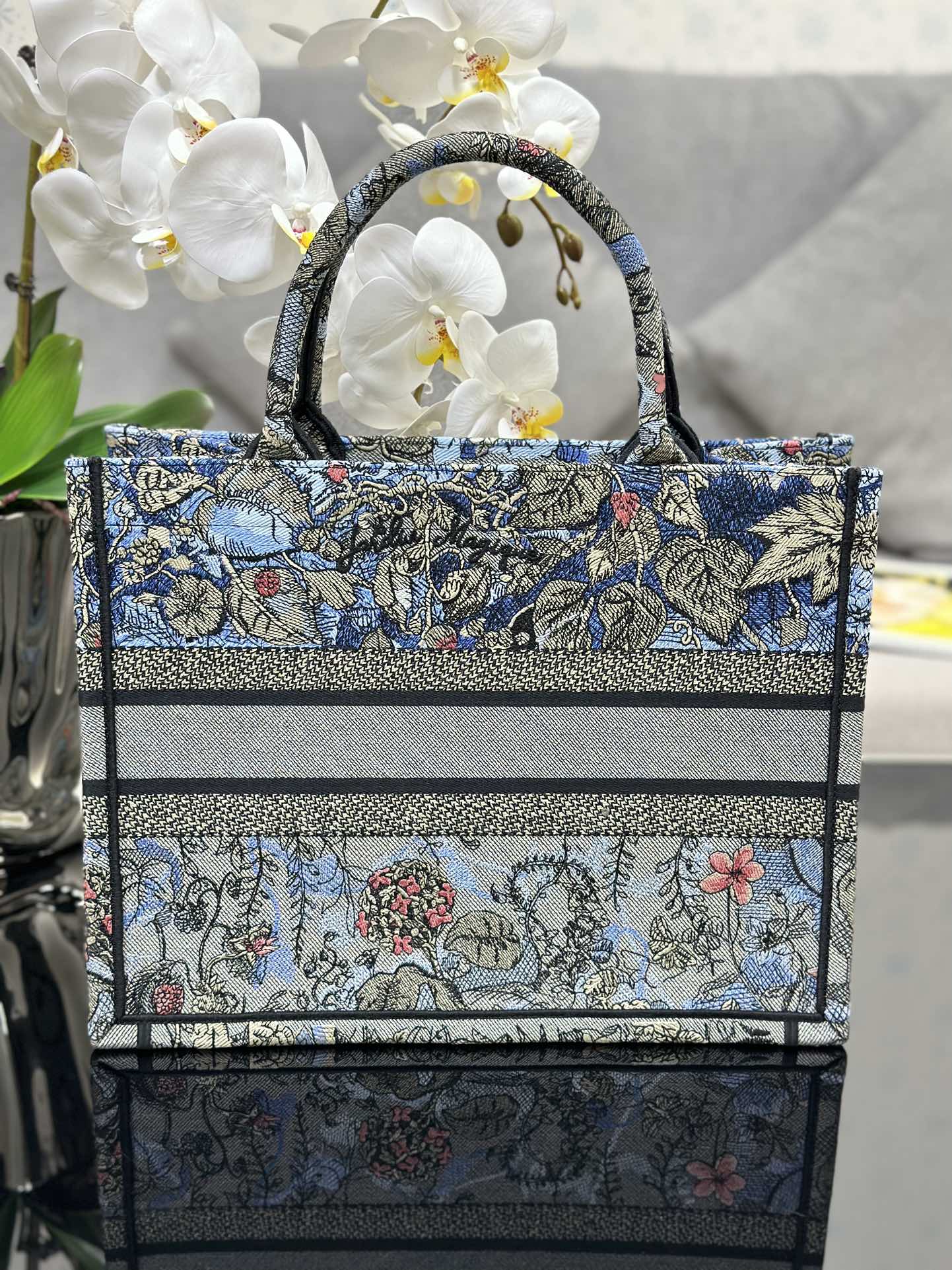 Handbag Dior M1286 size 36 x 27.5 x 16.5 cm - vstockx