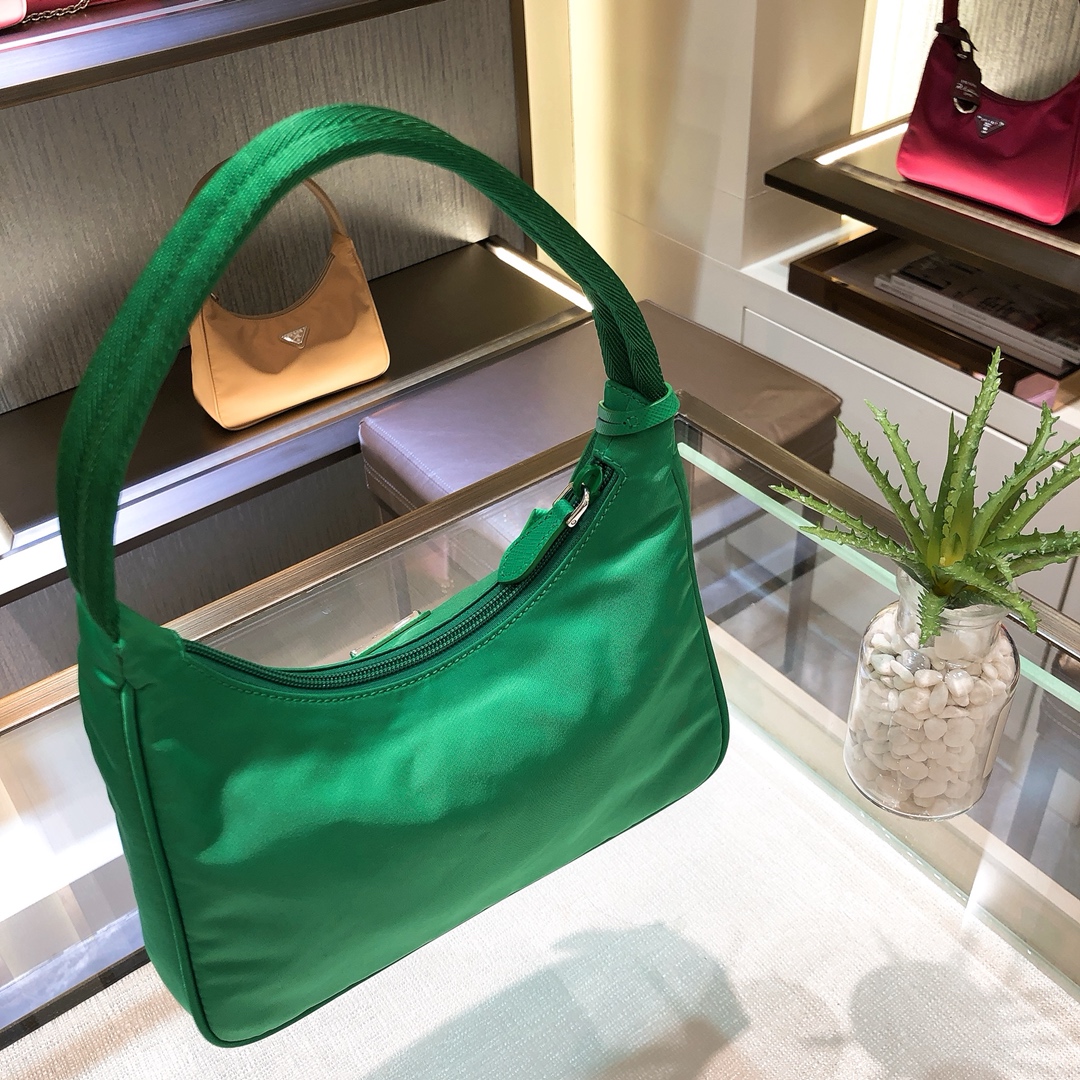 handbags prada Hobo 1NE515 Re-edition 2000 Size:22*17*6 - vstockx