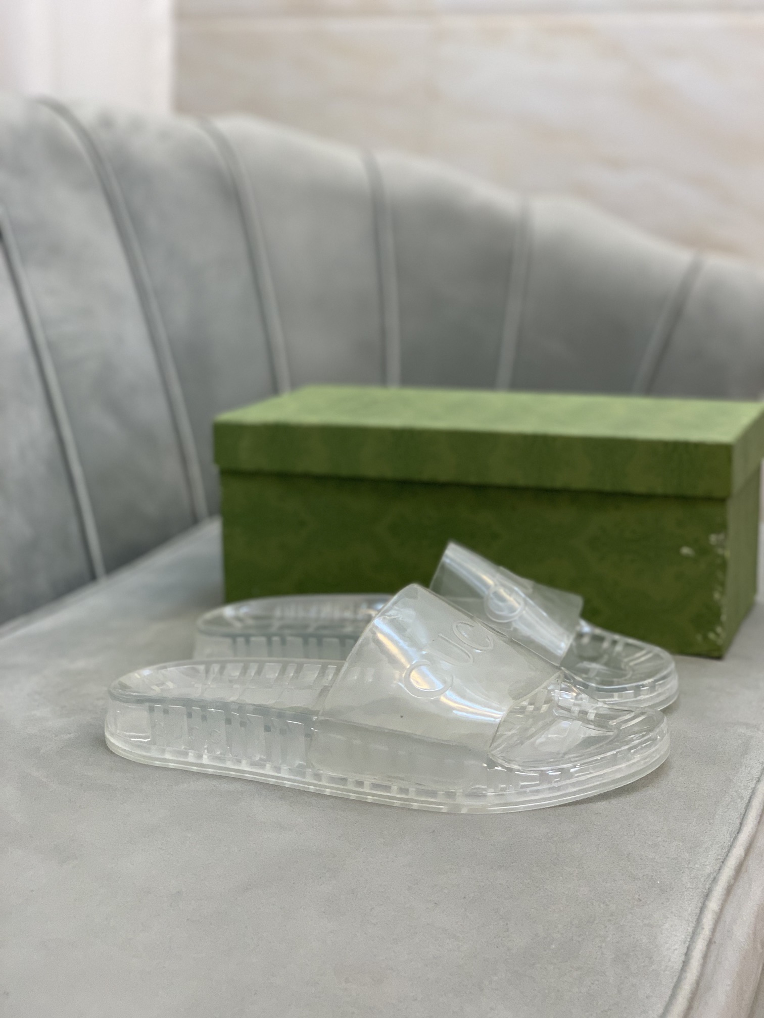 Gucci Slippers 3 - vstockx
