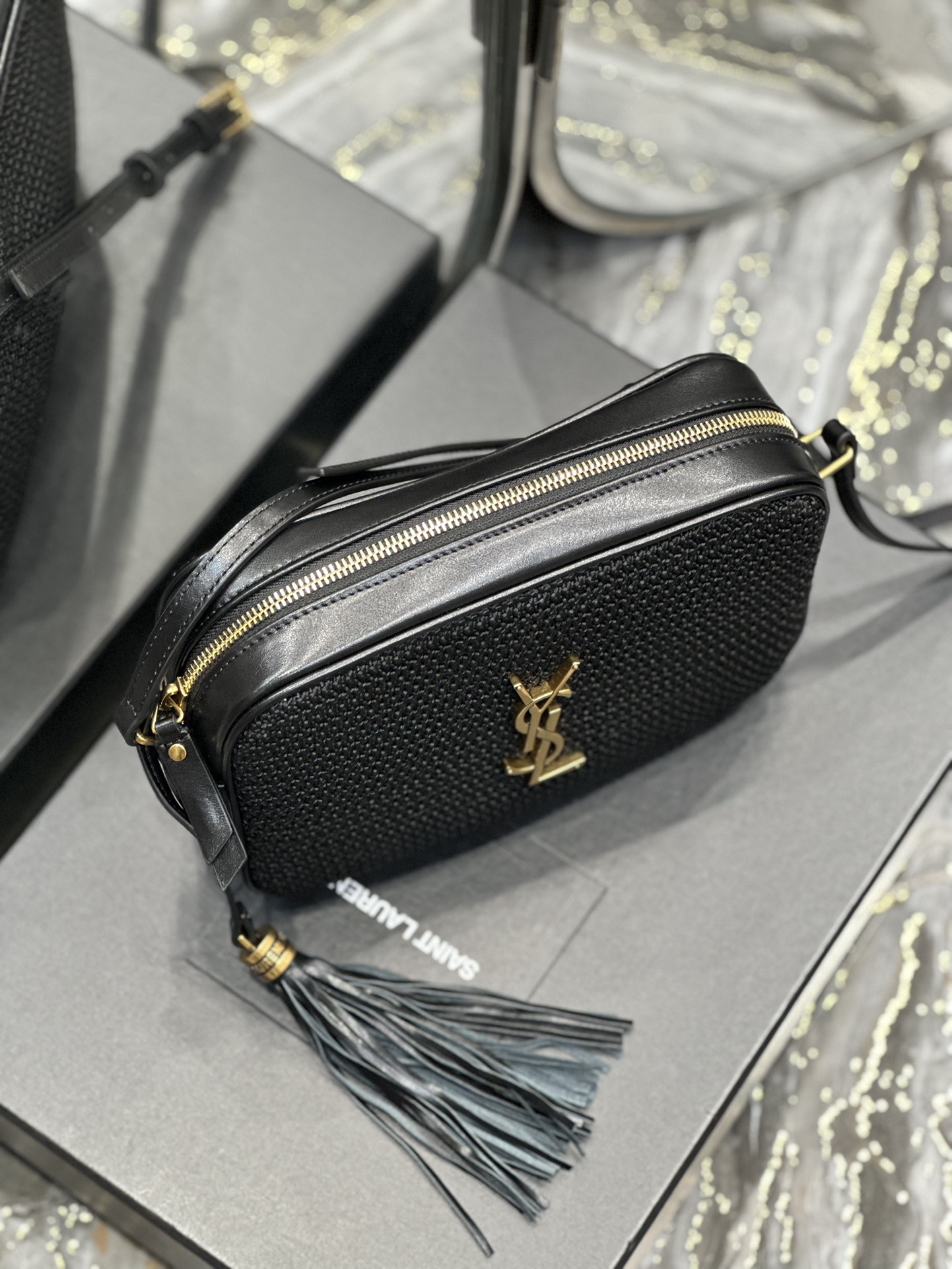 Handbags SAINT LAURENT 520534 size 23x16x6 cm - vstockx