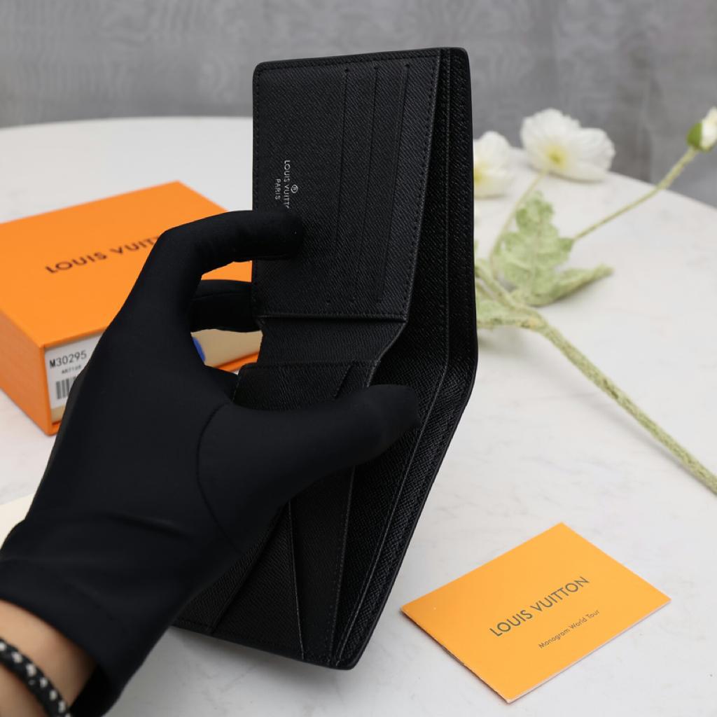 Handbag Louis Vuitton M30295 size 11.5x9x1.5cm - vstockx