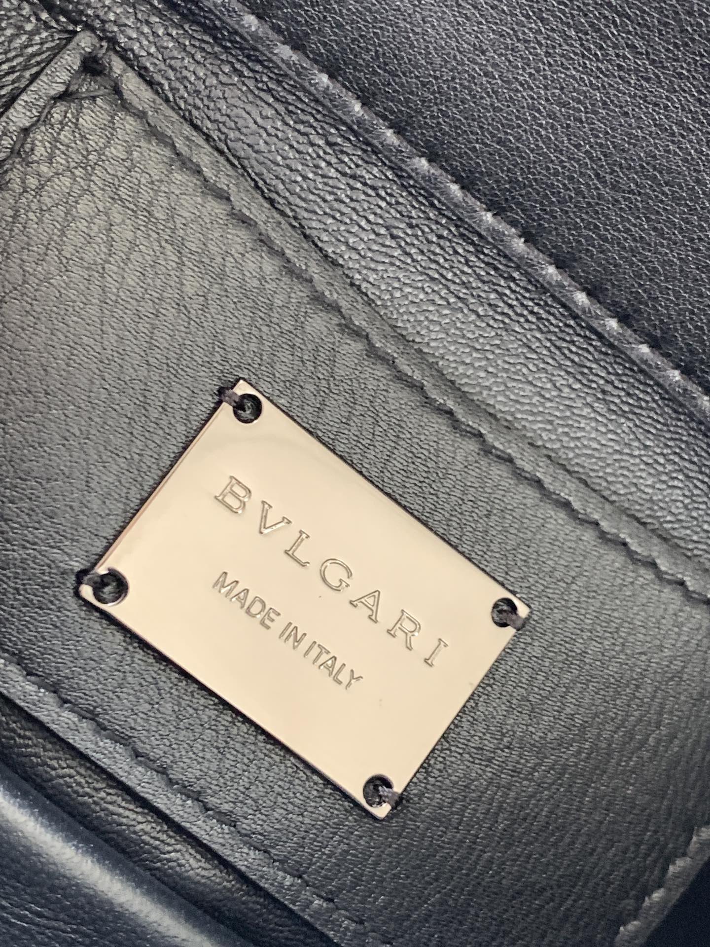 Handbags Bvlgari 2910850801 size:18*12*8 cm - vstockx