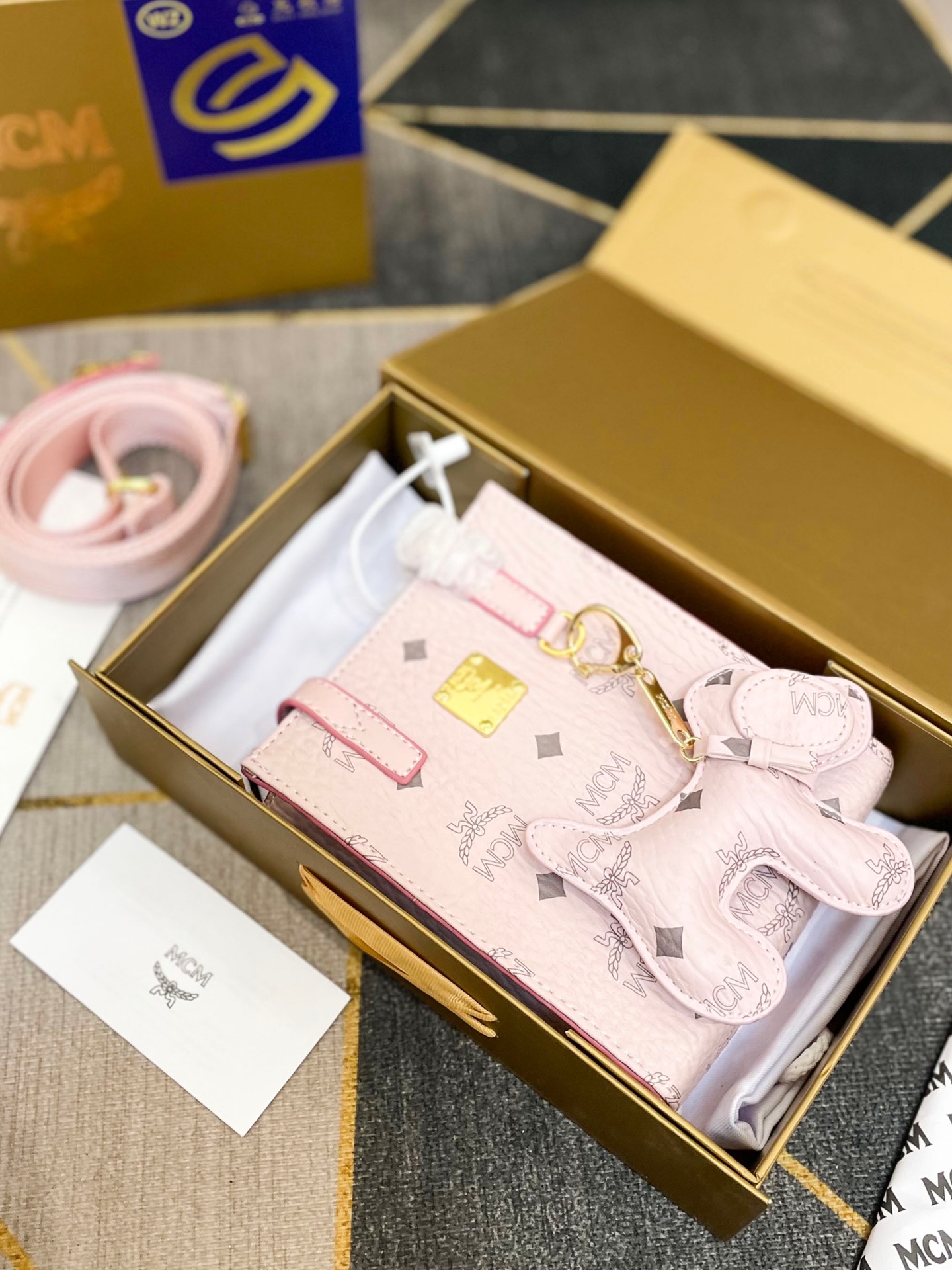 Handbags MCM mom size:17*14 cm - vstockx