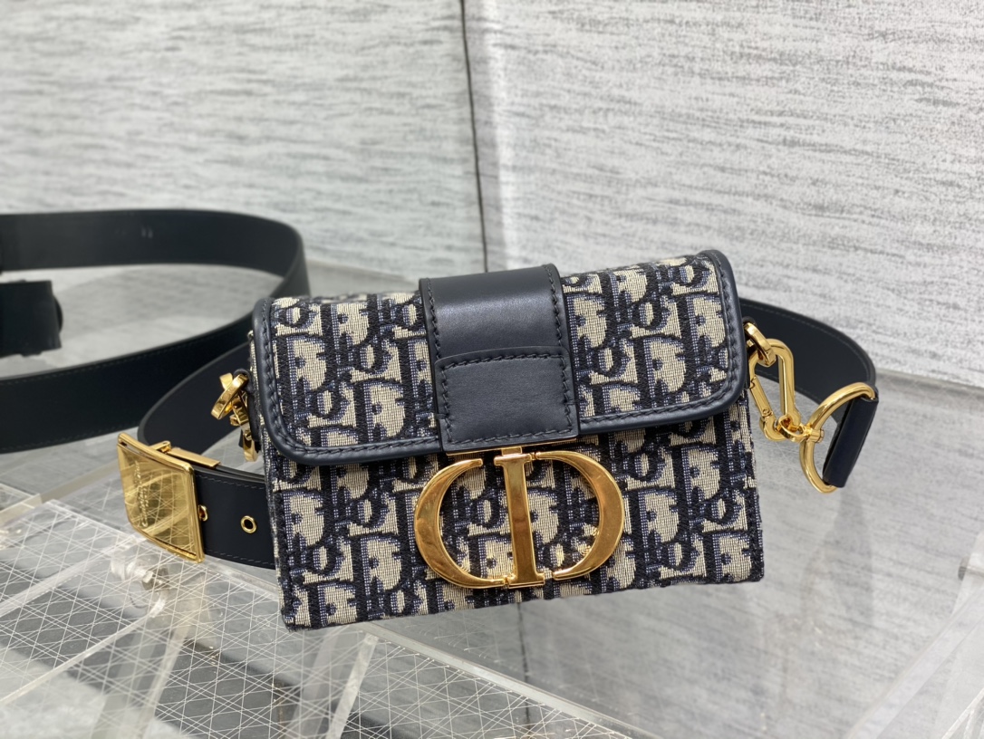 Handbags !  9208 size  17.5*115*5 cm - vstockx