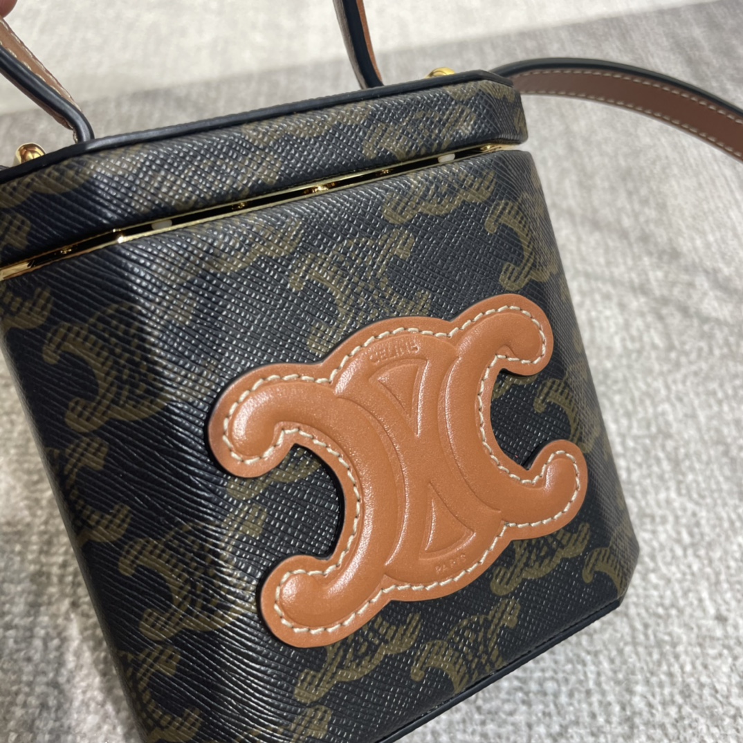 Handbags CELIN LOCK TRIOMPHE 199602 size:11 X 10 X 5 cm - vstockx