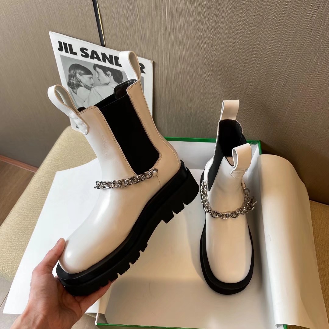 Bottega Veneta Boots 4 - vstockx