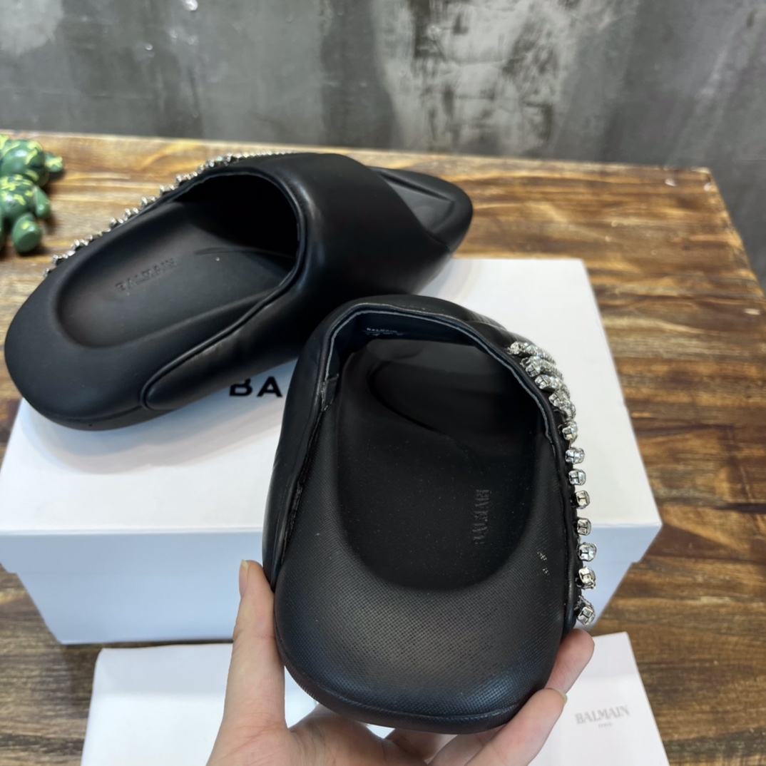 Balmain Quilted leather B-IT mules 7 - vstockx