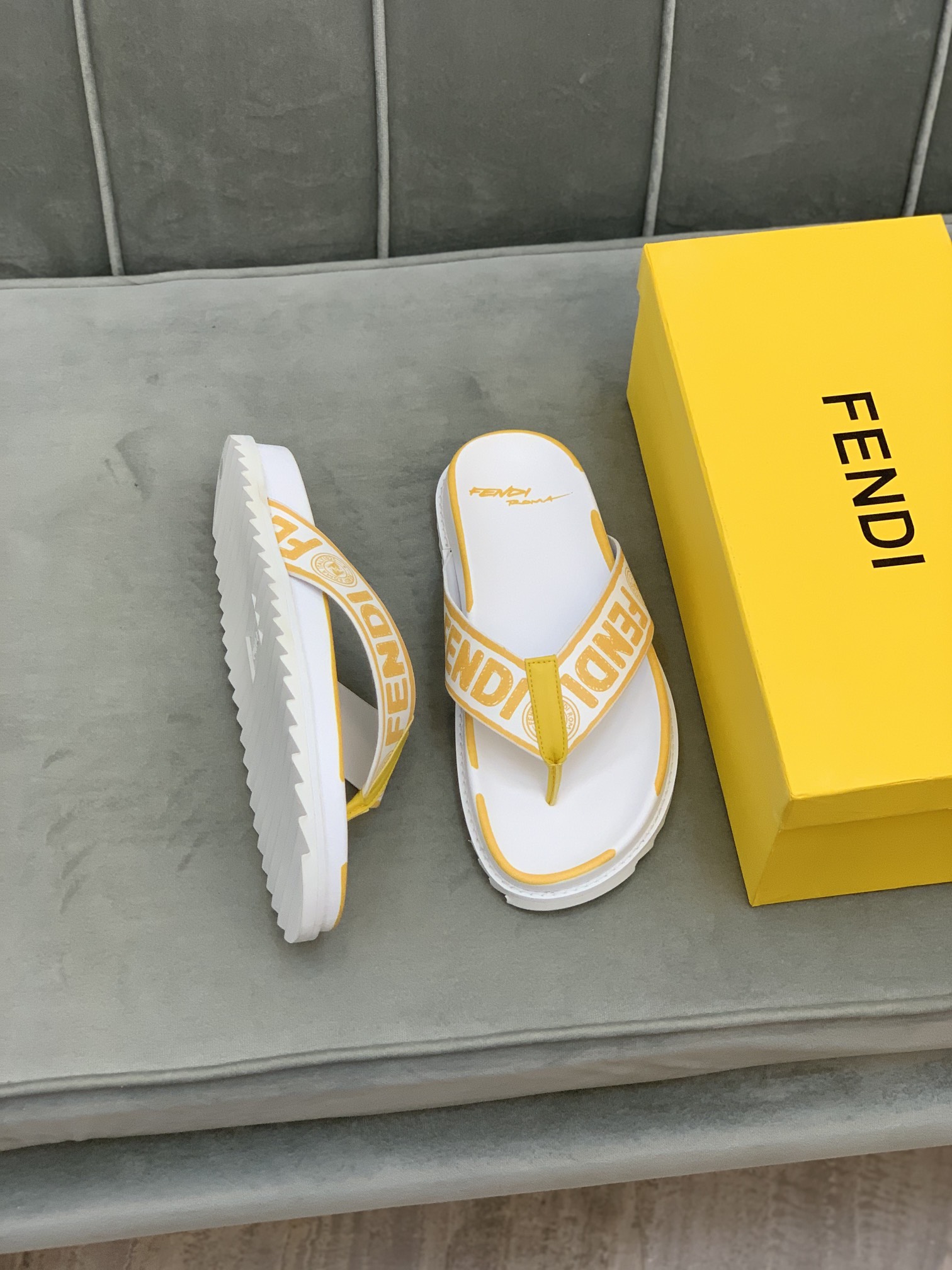 Fendi Slides 17 - vstockx