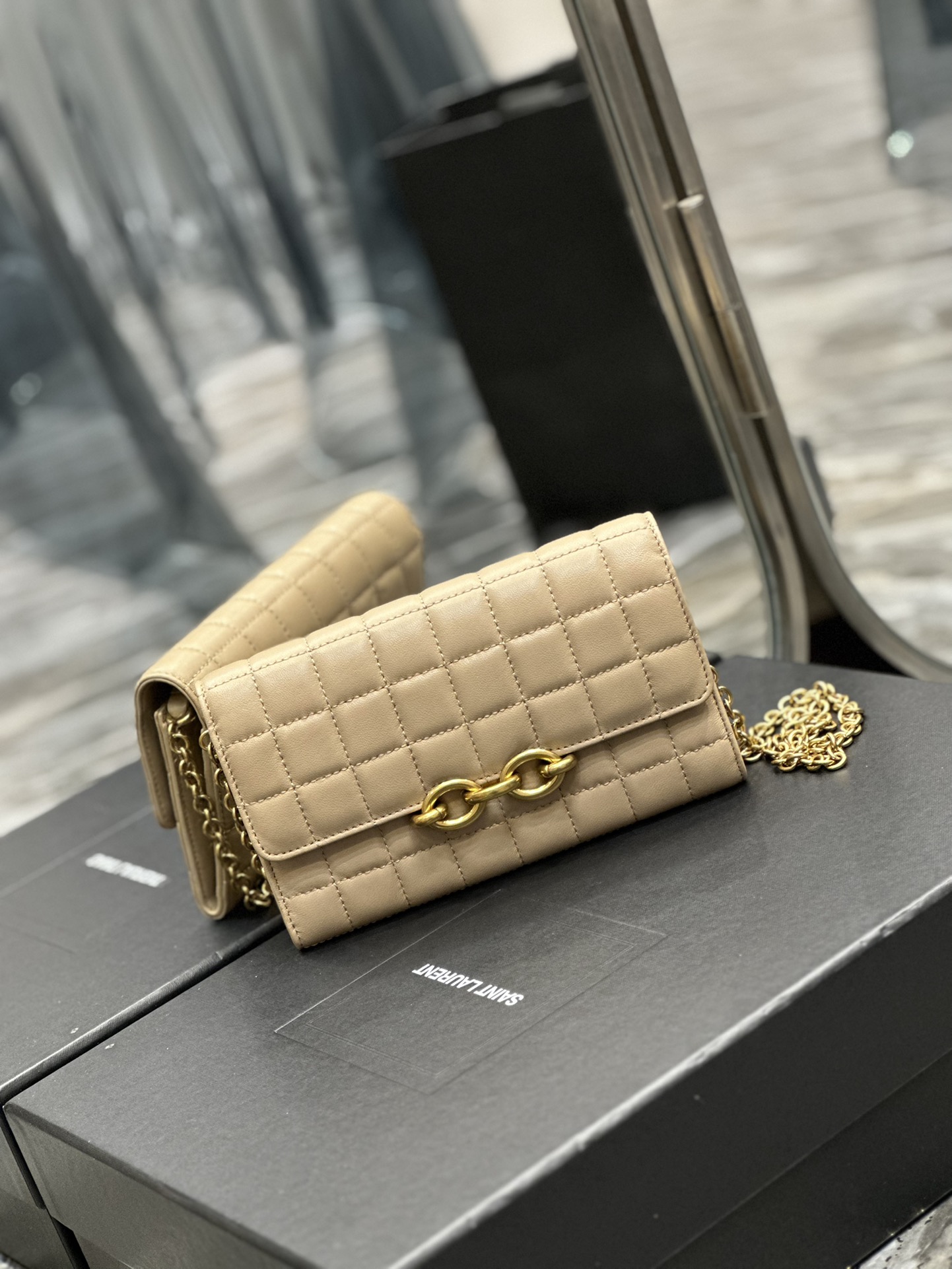 Handbags SAINT LAURENT 738109 size 19  11  4 cm - vstockx