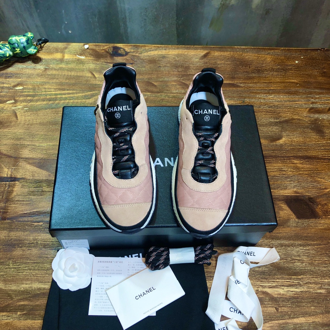 Chanel Fabric & Suede Calfskin Low Top Sneaker 20 - vstockx