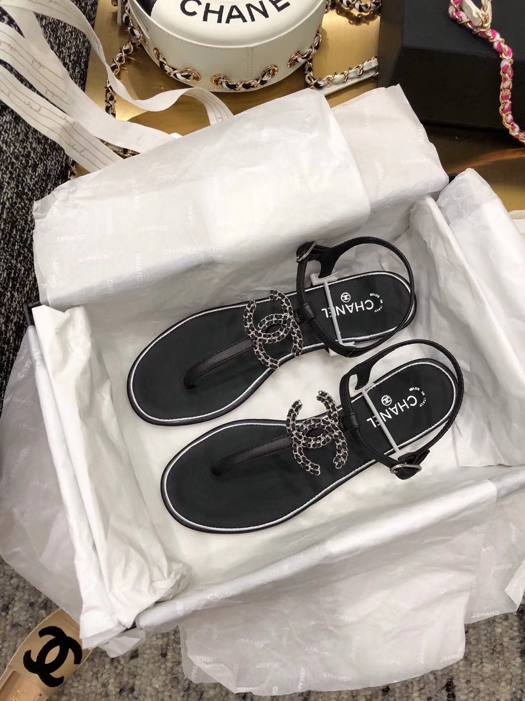 Chanel Slides 42 - vstockx