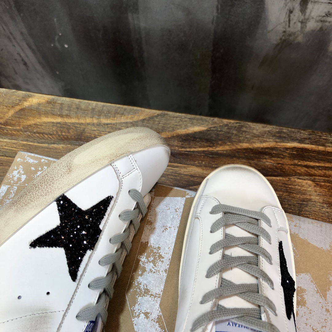Golden Goose Superstar distressed-finish sneakers 14 - vstockx