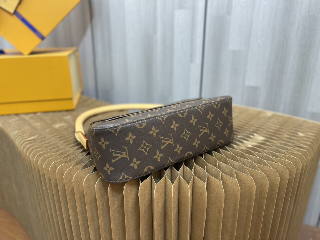 Handbag Louis Vuitton M51147 size 24x21x9 cm - vstockx