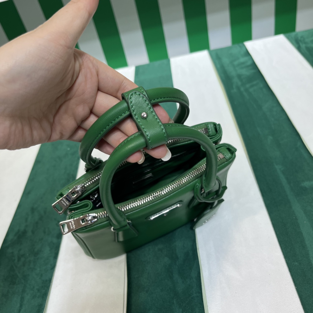 Handbags Prada 1BA906 size:20*14.5*9.5 cm - vstockx