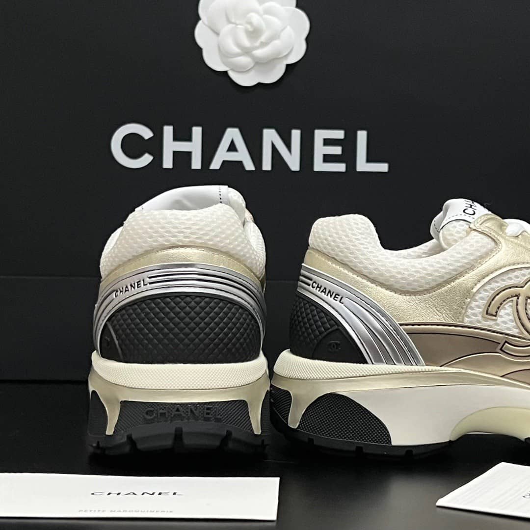 Chanel CC Runner Gold Laminate - vstockx