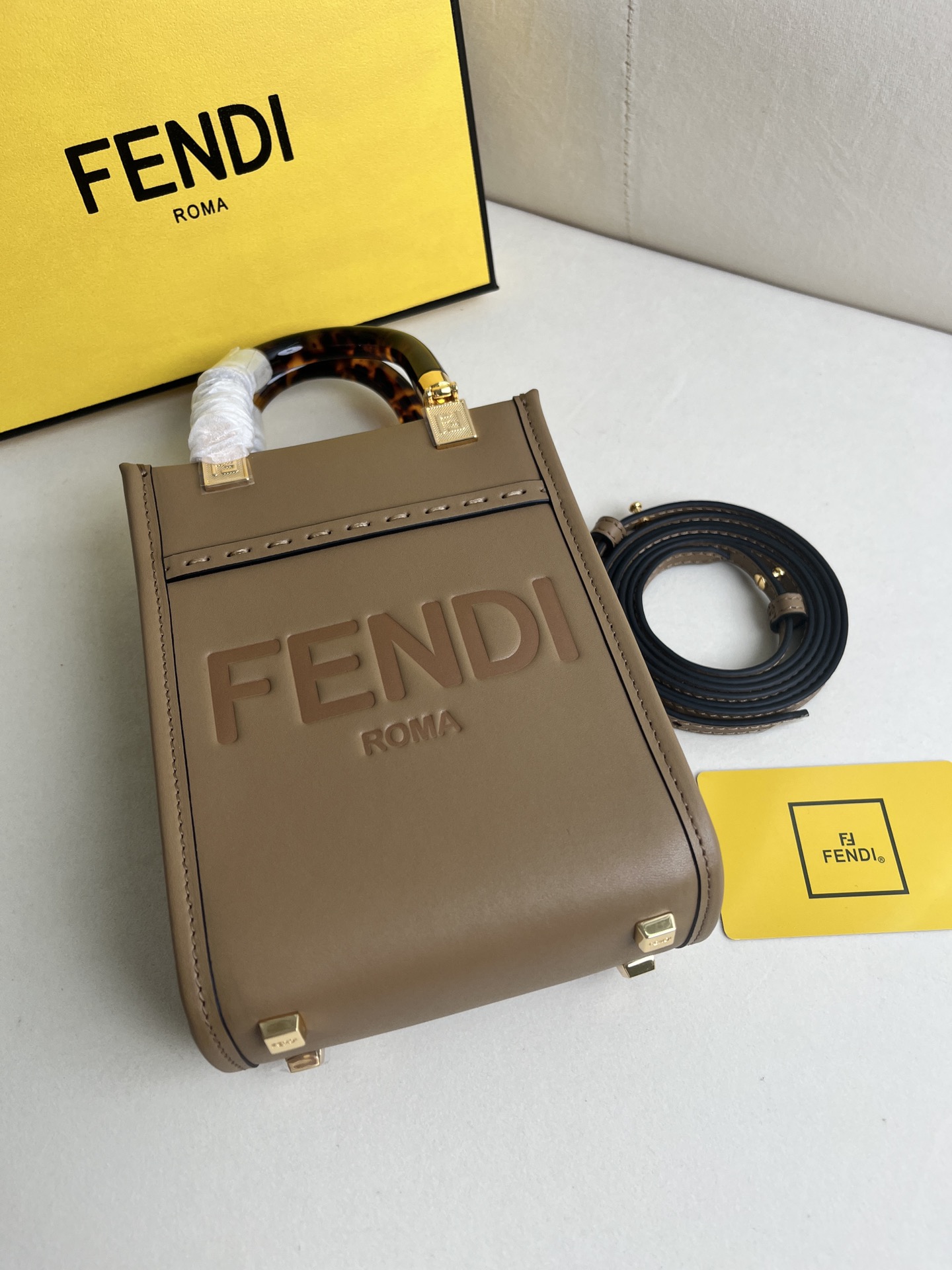 handbags FENDI 208 size:18*13*6.5 - vstockx