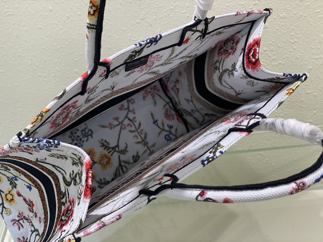 Handbag Dior size 41 cm - vstockx