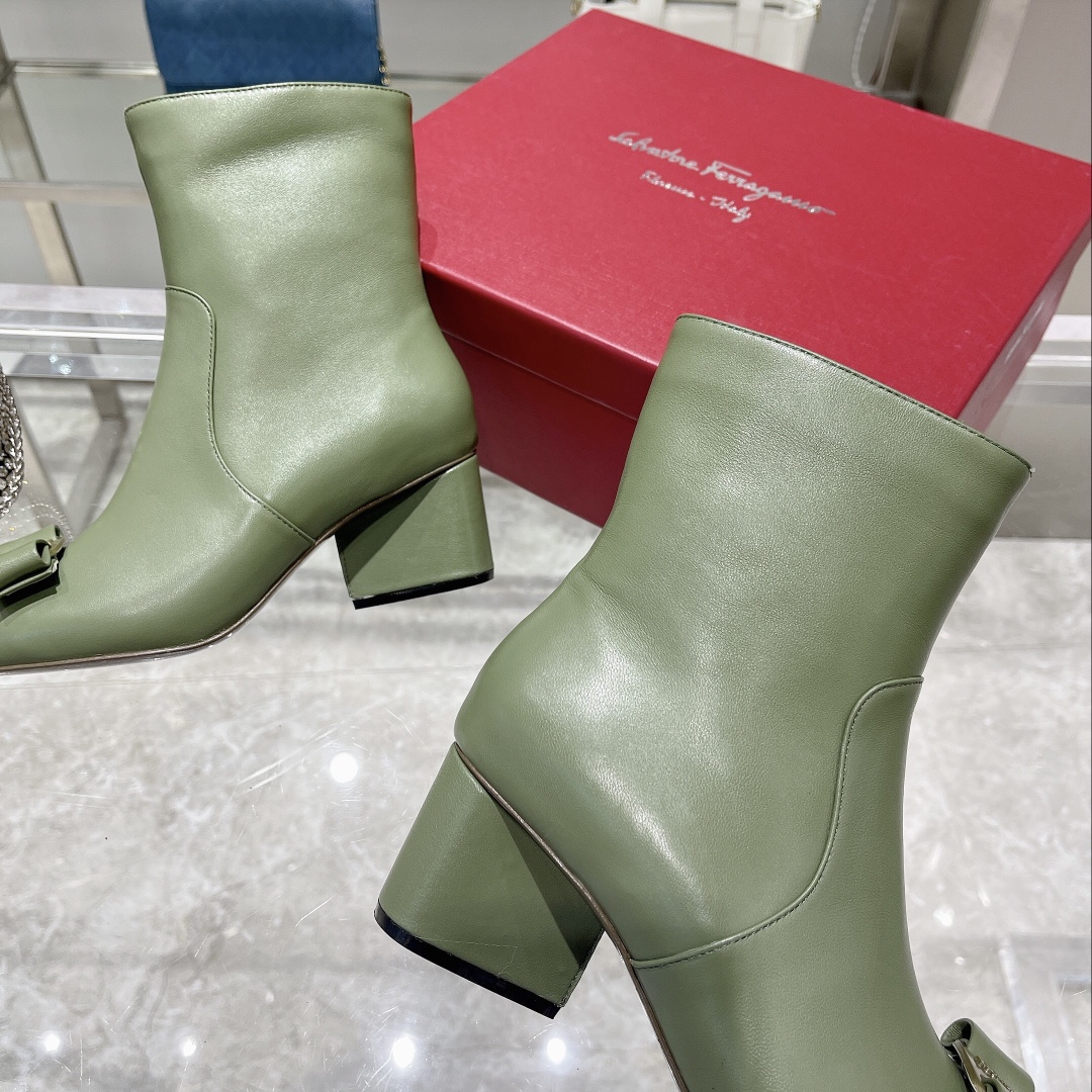 Salvatore Ferragamo Boots 7 - vstockx