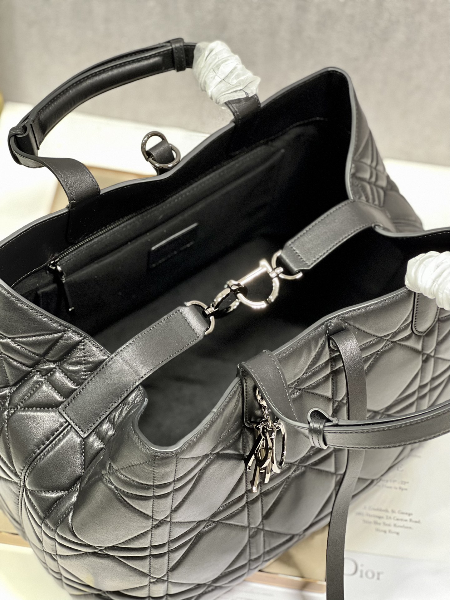 Handbag Dior 1188 size 37  43  22 cm - vstockx