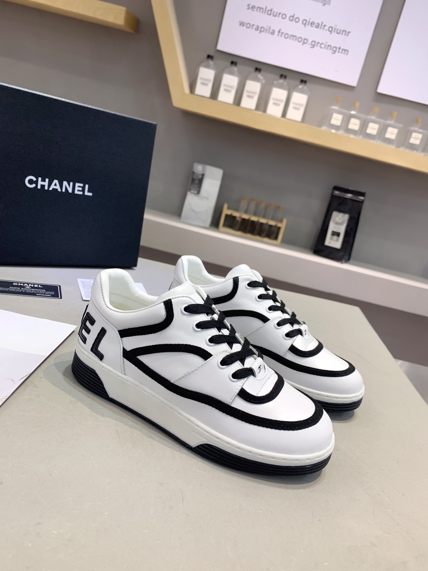 Chanel Low Top Sneaker 54 - vstockx