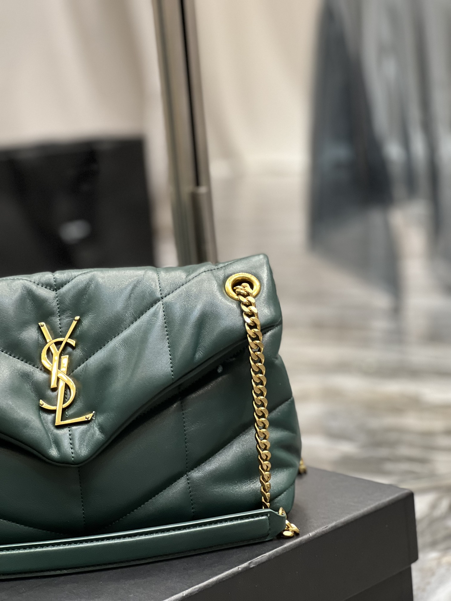 Handbags SAINT LAURENT 577476 size 29x17x11 cm - vstockx