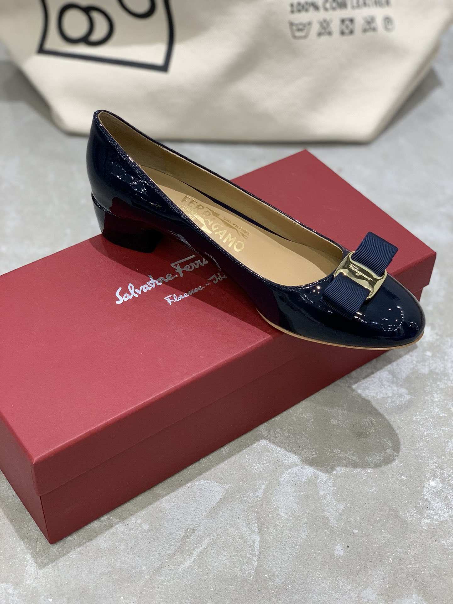Salvatore Ferragamo Heel 6 - vstockx