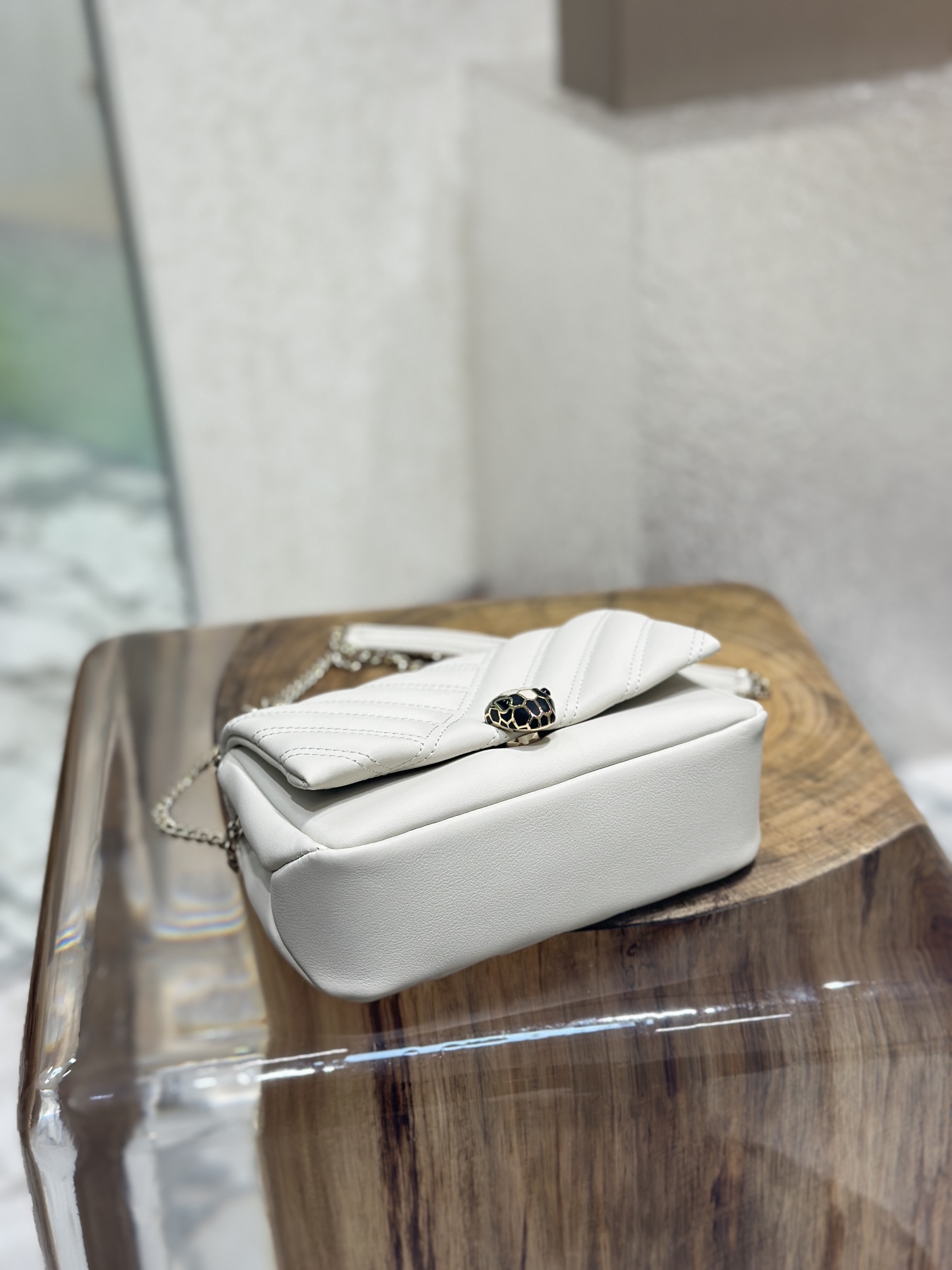 Handbags Bvlgari 288706 size:17*11*5 cm - vstockx