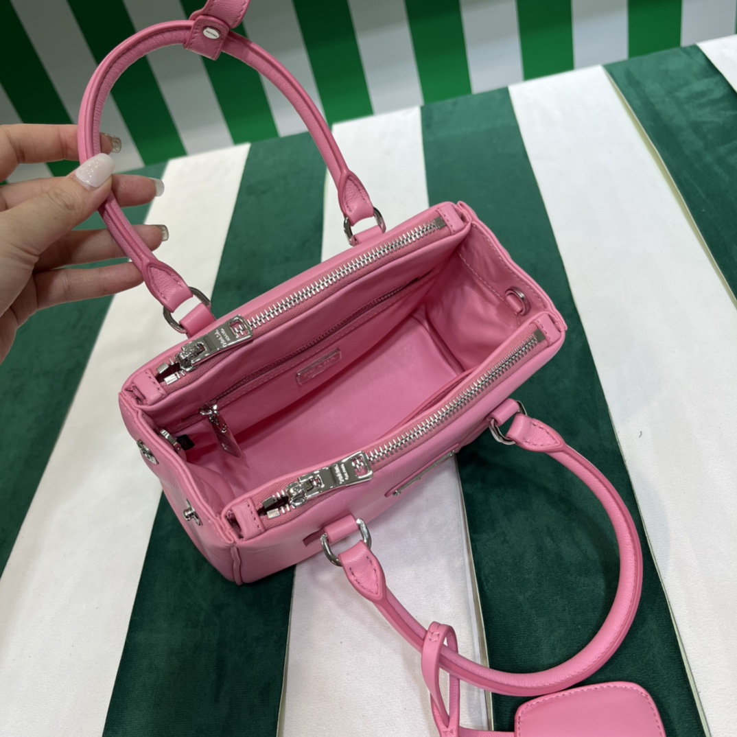 Handbags Prada 1BA906 size:20*14.5*9.5 cm - vstockx