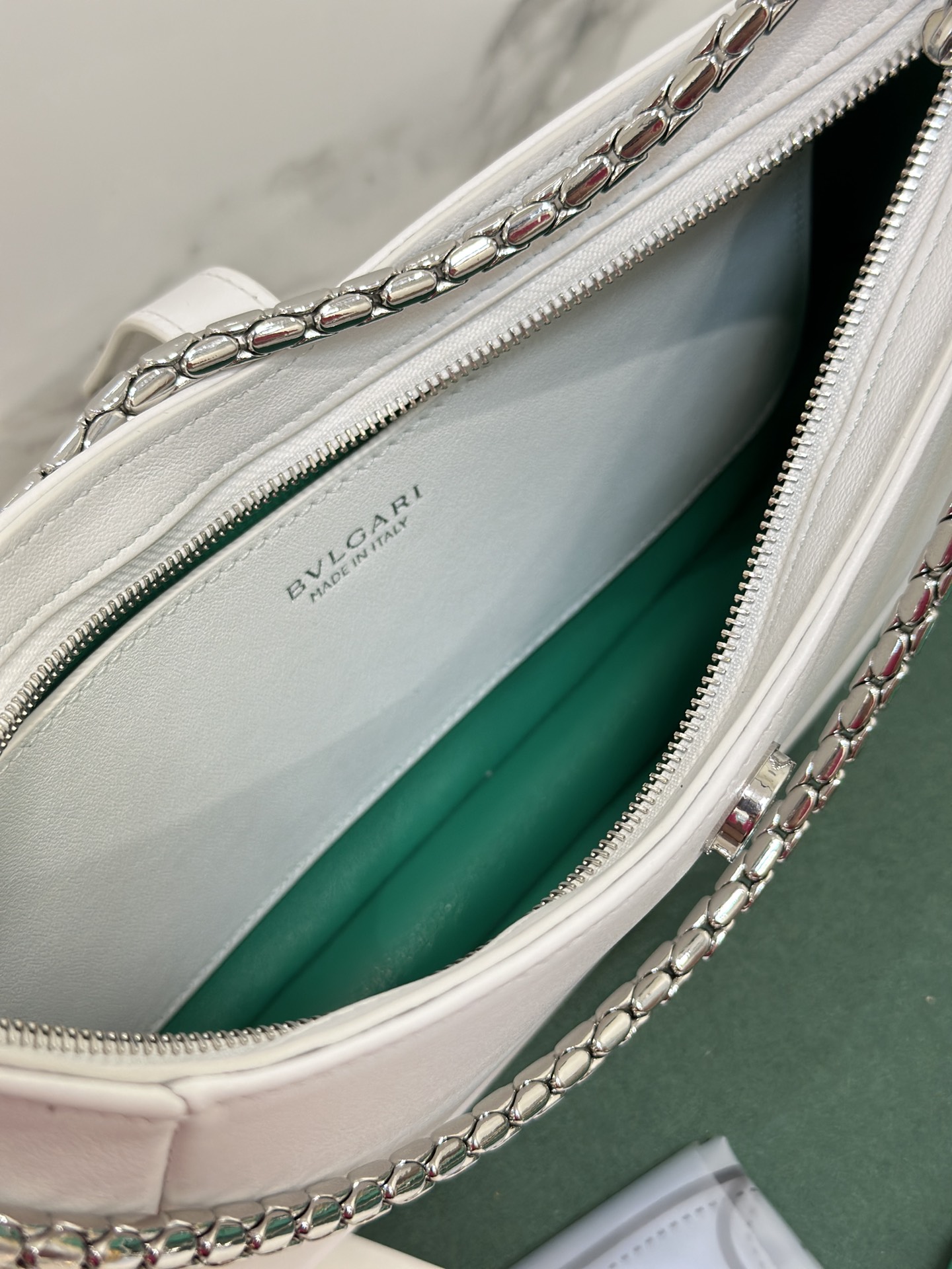Handbags Bvlgari 293208 size:27.5*18*3.5 cm - vstockx