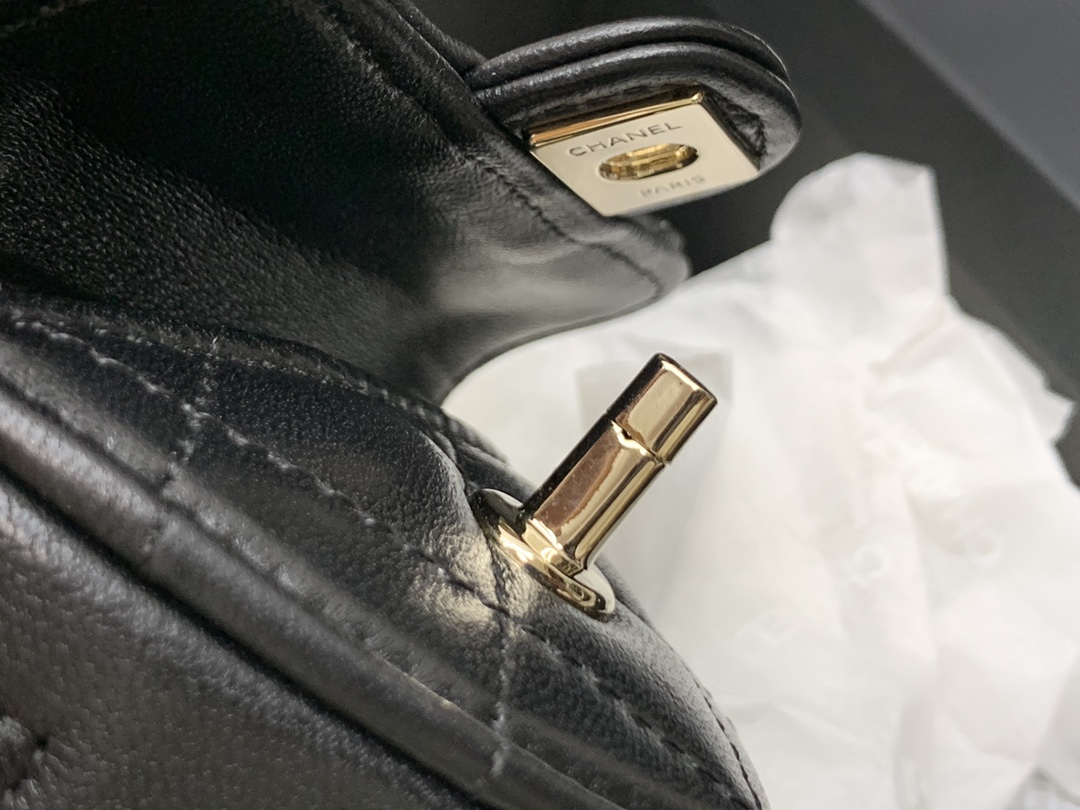 Handbag Chanel size 8*8.5*5.5* cm - vstockx