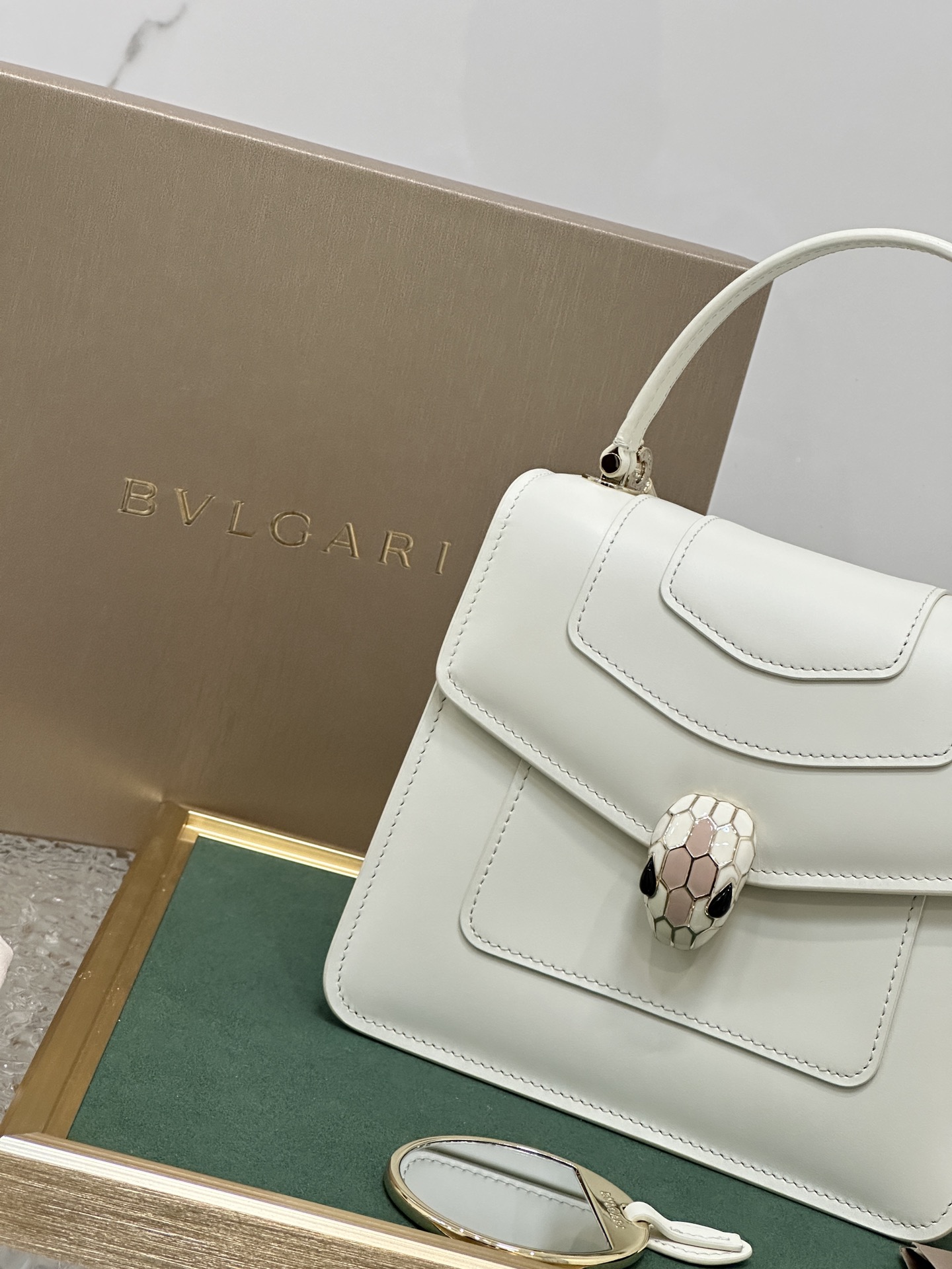 Handbags Bvlgari 38329 size:18*16*9 cm - vstockx