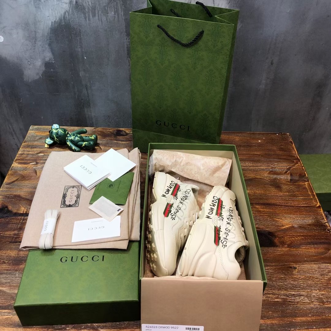 Gucci Rhyton sneaker 30 - vstockx