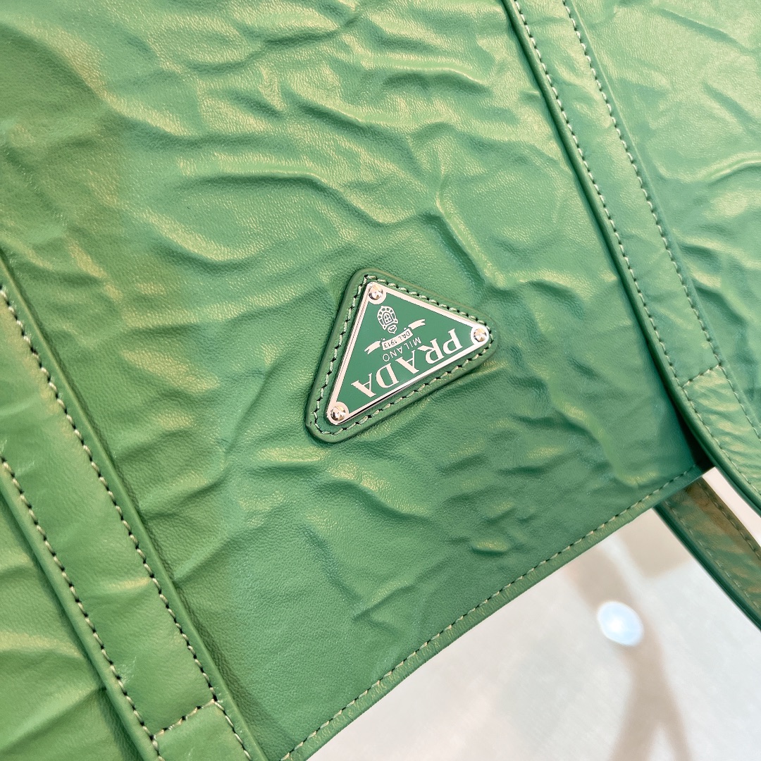 handbags prada 1BG587 39*36*13cm - vstockx