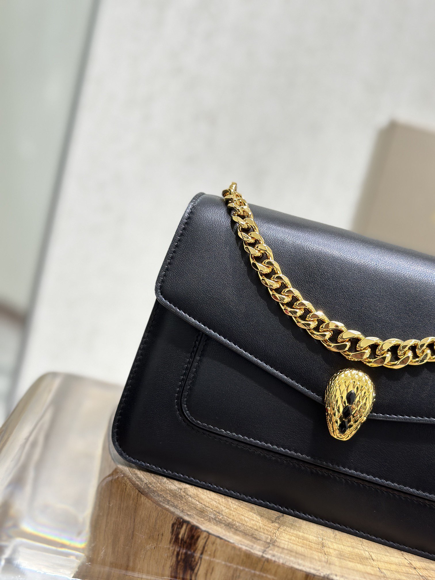 Handbags Bvlgari 290767 size:25*17*8 cm - vstockx