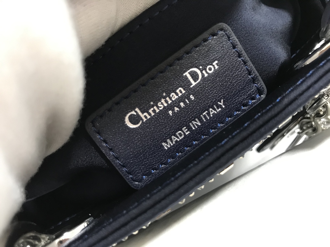 Handbag Dior M0505 size 17  15  7 cm - vstockx