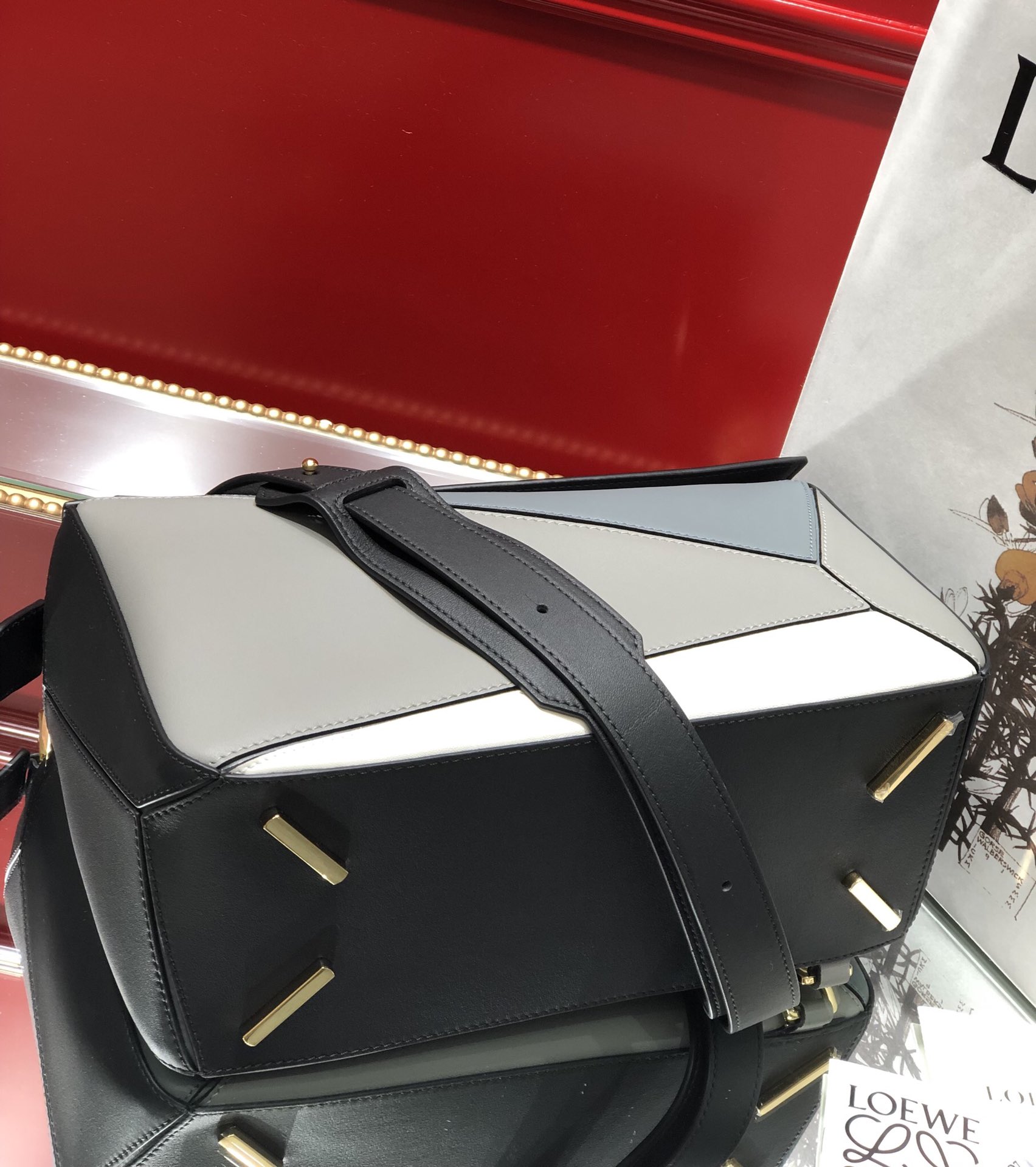 Handbags LOEWE Ykk size:29x18x12 cm - vstockx