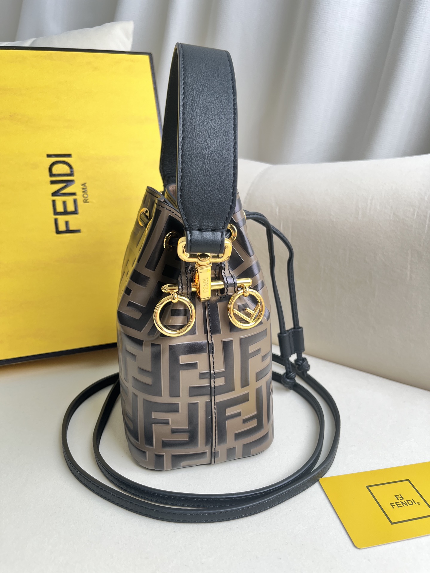 handbags FENDI 52021 size:18*12*10cm - vstockx