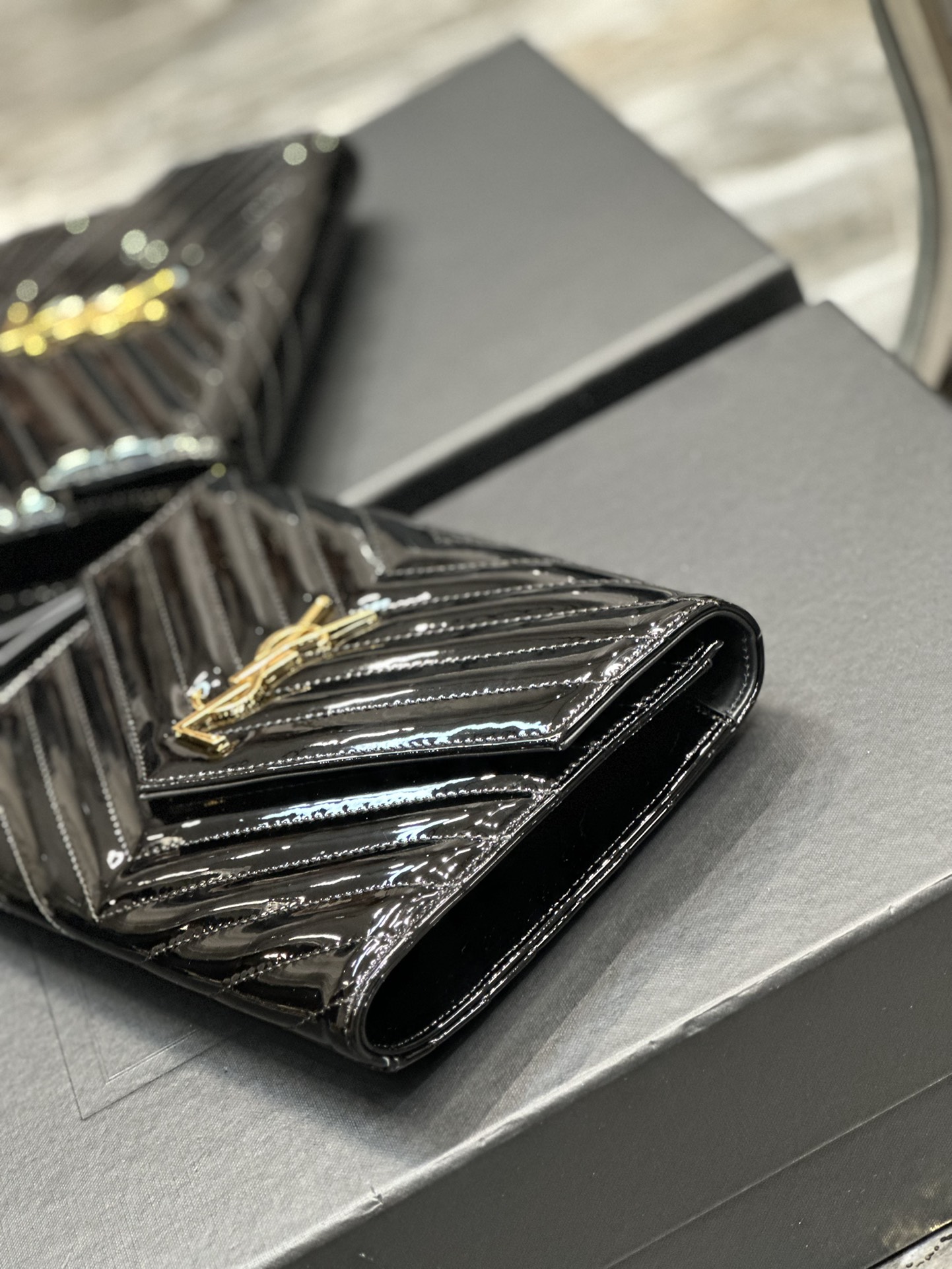 Handbags SAINT LAURENT 617662 size 21  6  3 cm - vstockx