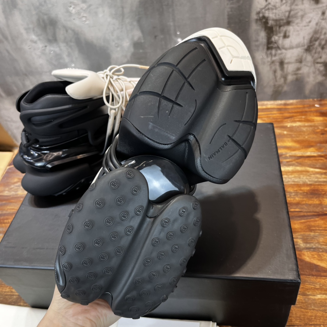 Balmain Sneaker 4 - vstockx