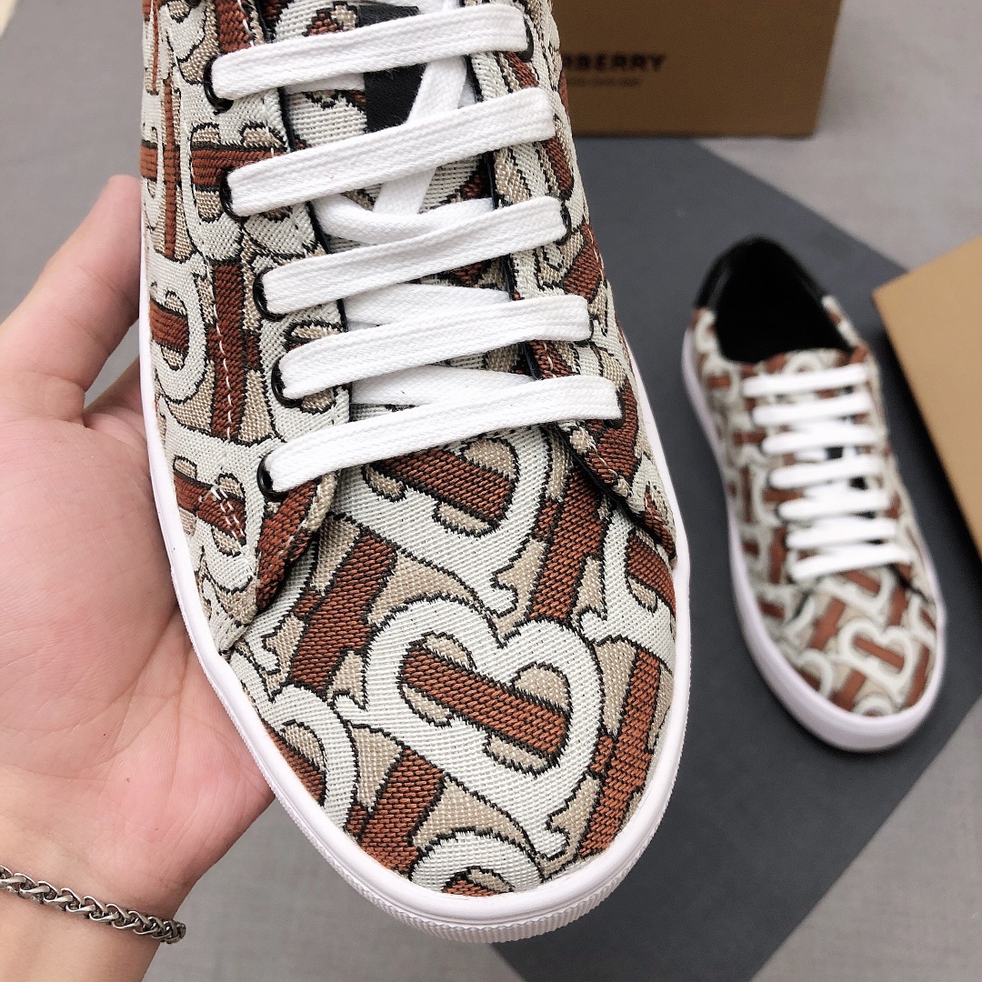 Burberry Perforated Check Sneaker 6 - vstockx