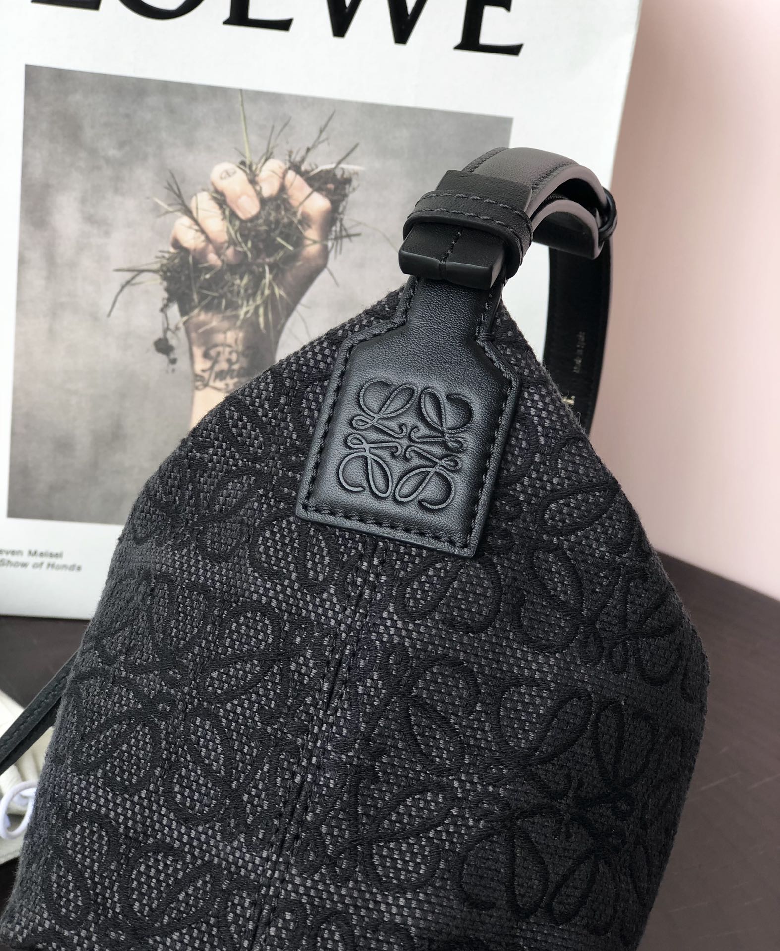 Handbags LOEWE  size:21-12-17 cm - vstockx