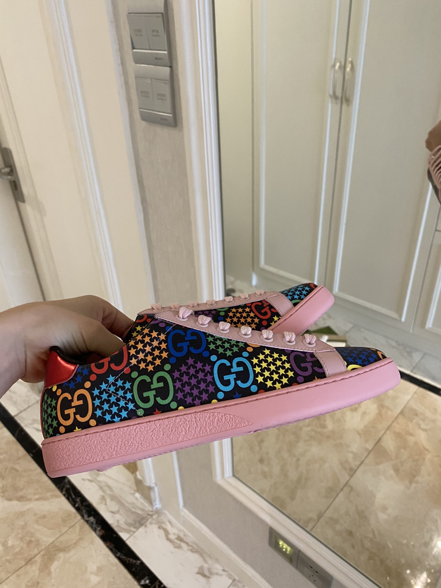 Gucci Women's Ace sneaker with bee sneaker 4 - vstockx