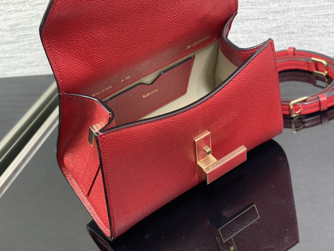 Handbag VALEXTRA size '**' - vstockx