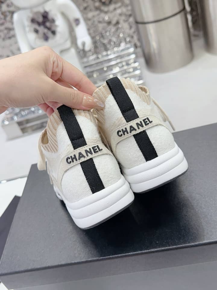 Chanel Trainers Knit & suede calfskin ivory - vstockx