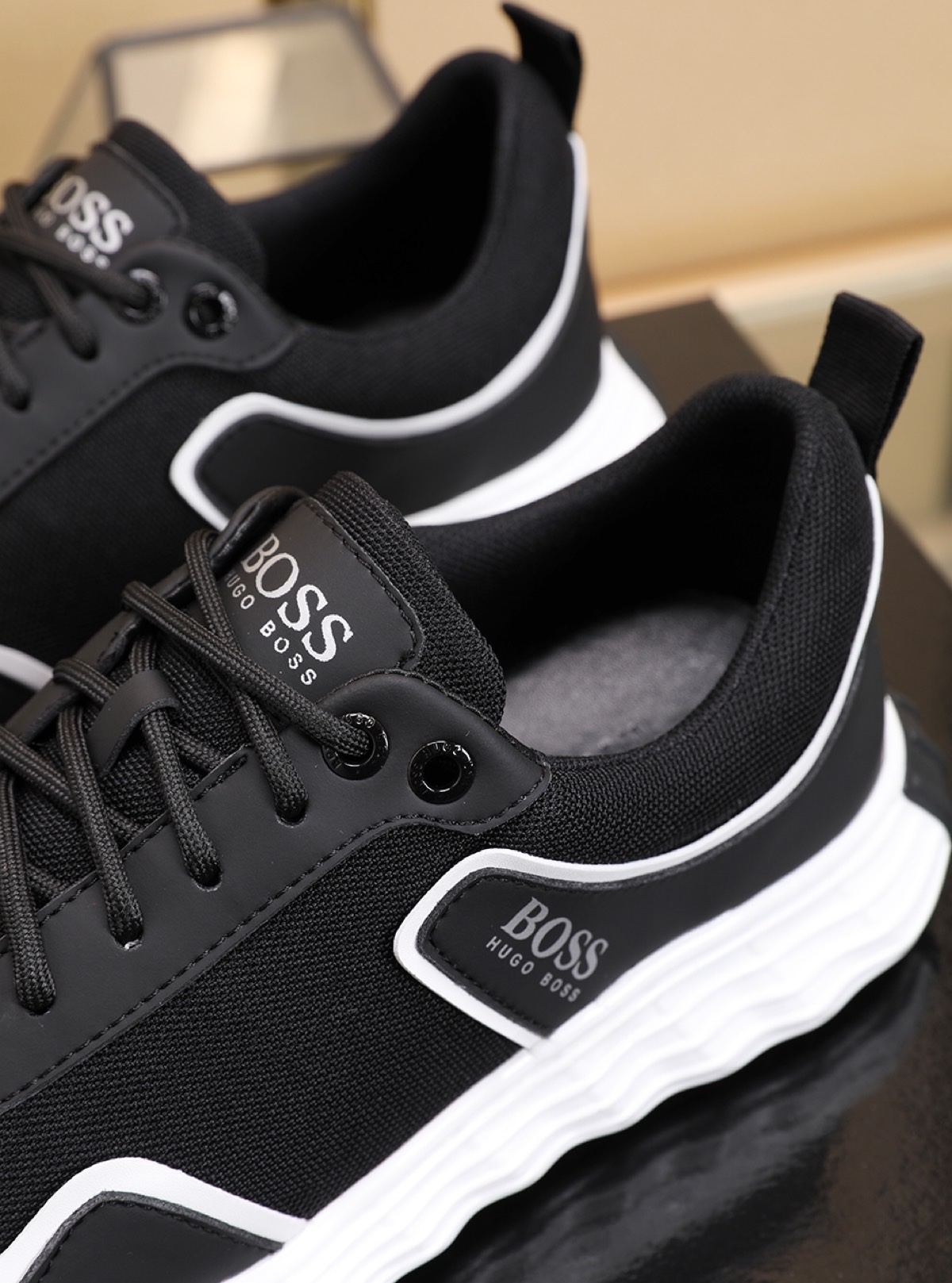 HUGO BOSS Low Top Sneaker 7 - vstockx