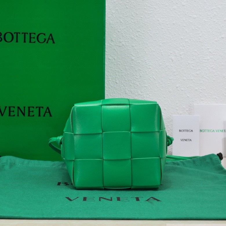 Handbags Bottega Veneta 6612 size:19 cm - vstockx