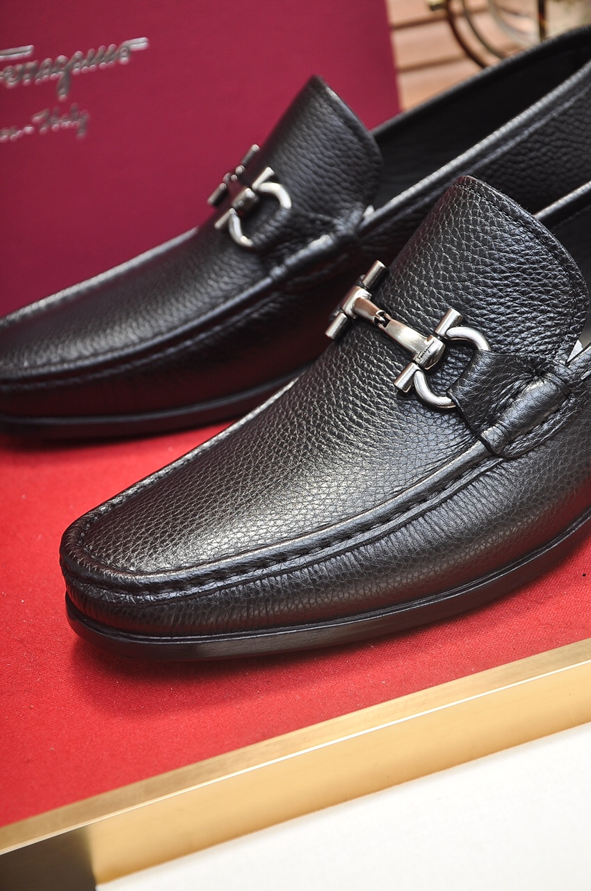 Salvatore Ferragamo Boots 6 - vstockx